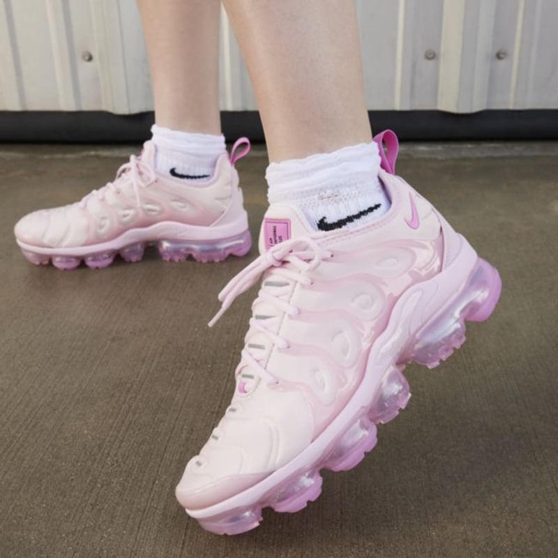 Nike Air VaporMax Plus FZ3614-686 02