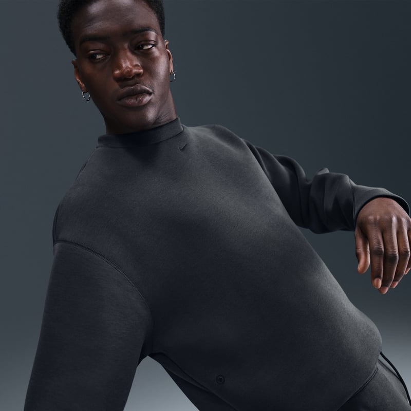 Nike Tech Fleece Loose Fit Crew HV6537-060 03