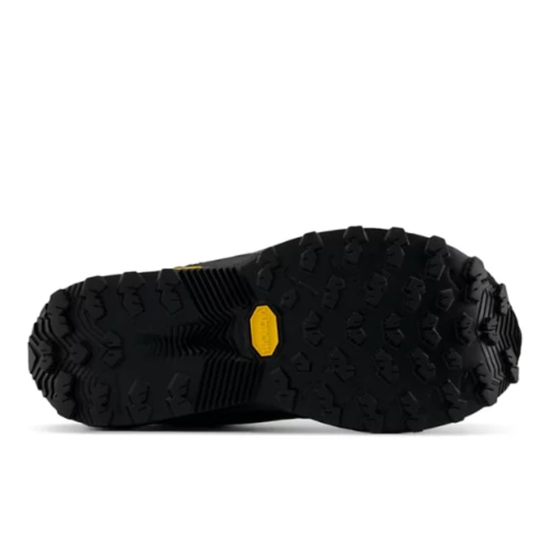 Tekaški copati New Balance FuelCell Rebel Trail "Black & Black Metallic" | Ženske | Tek | 03 | SPORTSHOWROOM