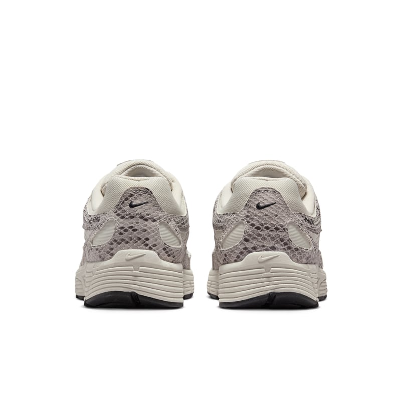 Nike P-6000 SE ‘Snakeskin’ sneakers "Light Bone & Black" | Dame | Sportstyle | 05 | SPORTSHOWROOM
