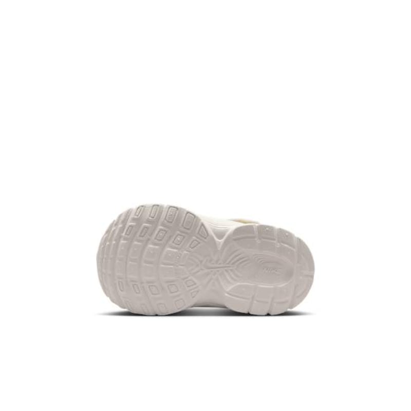 Nike V5 RNR HQ6413-102 02