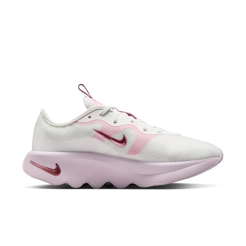 Nike Motiva 2 sko "Summit White & Bleached Lilac" | Dame | Gåtur | 03 | SPORTSHOWROOM
