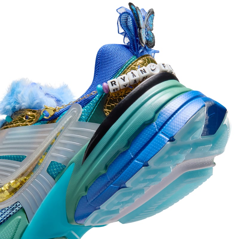 Nike V2K Run x Doernbecher Freestyle trainers "Khovny" | Women | SportStyle | 08 | SPORTSHOWROOM
