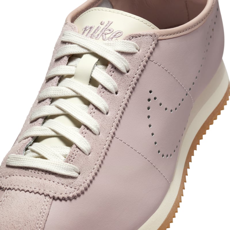 Nike Cortez Leather sneakers "Particle Rose & Light Orewood Brown" | Kvinnor | Sportstyle | 07 | SPORTSHOWROOM