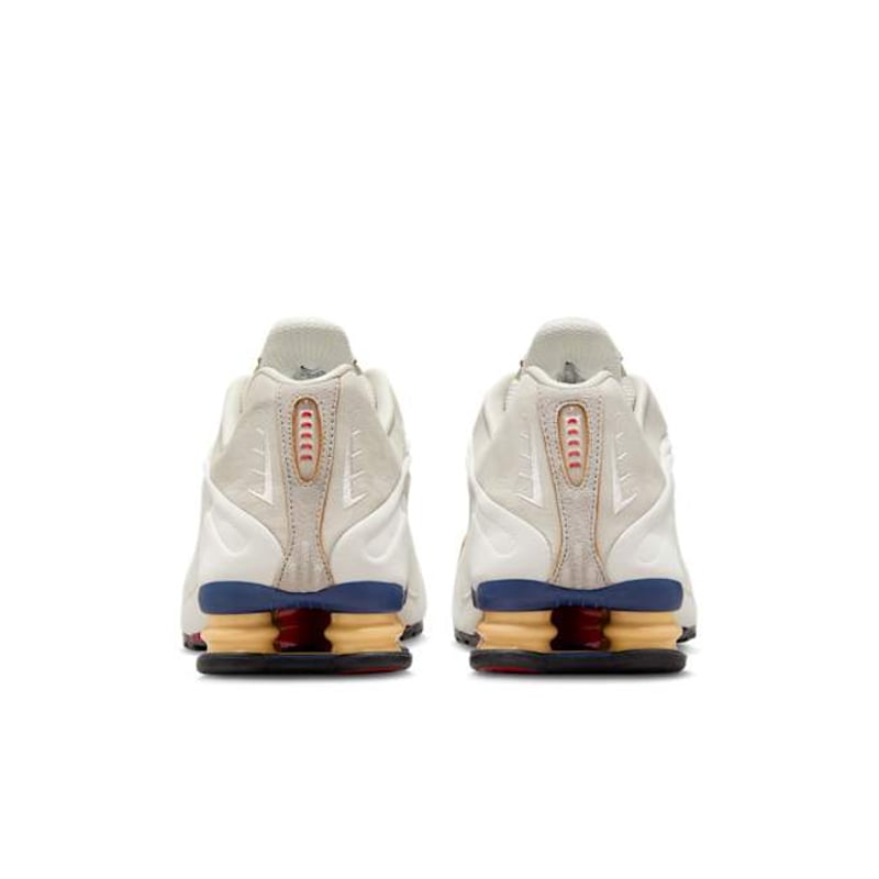 Nike Shox R4 HQ3531-099 06
