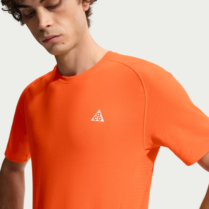 Nike ACG 'Solar Chase' Dri-FIT ADV Shirt "Safety Orange" | Men | Outdoor | 03 | SPORTSHOWROOM