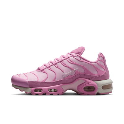 Superge Nike Air Max Plus Suede "Pink Rise" | Ženske | Sportstyle | 01 | SPORTSHOWROOM
