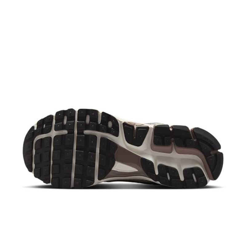 Nike Zoom Vomero 5 IB8129-133 02