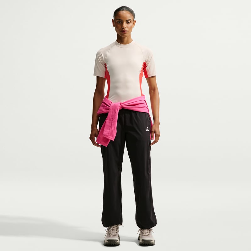 Nike ACG "Wildsee" Dri-FIT Topp "Light Orewood Brown & Light Crimson" | Kvinnor | | 04 | SPORTSHOWROOM