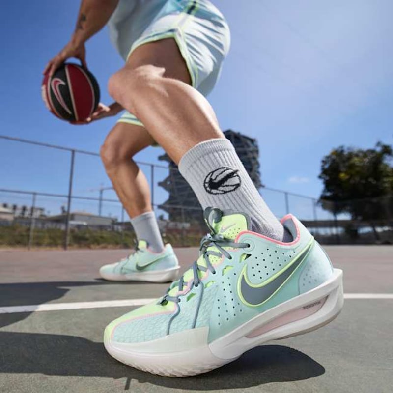 Nike G.T. Cut 3 DV2918-401 02