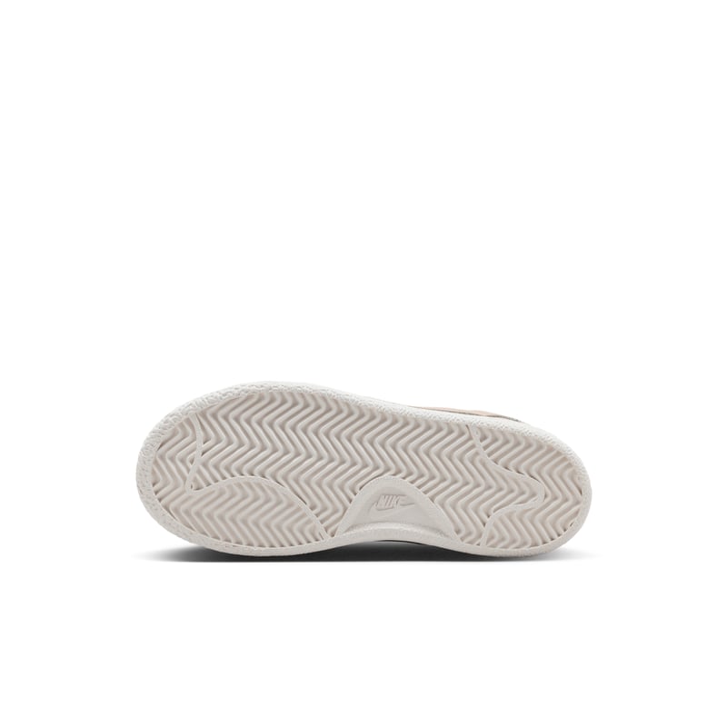 Nike Tennis Classic IV4306-100 02