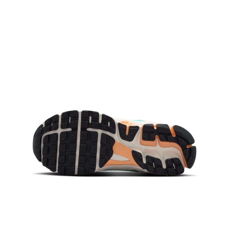 Nike Vomero 5 IM7160-133 02