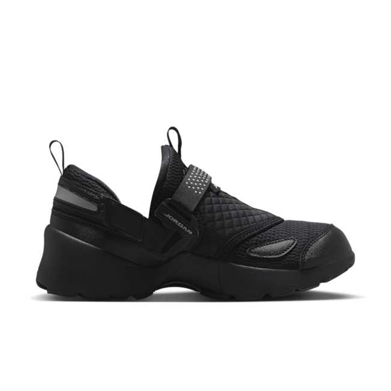 Jordan Trunner LX HQ2164-001 03