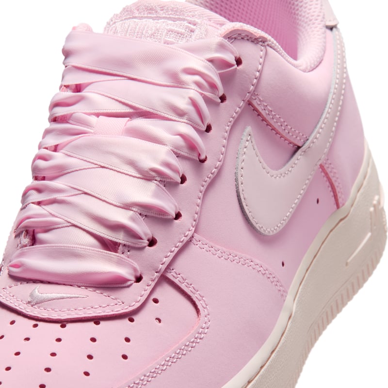 Nike Air Force 1 Retro Premium Sneaker "Pink Foam & Pearl Pink" | Damen | Sportstyle | 07 | SPORTSHOWROOM