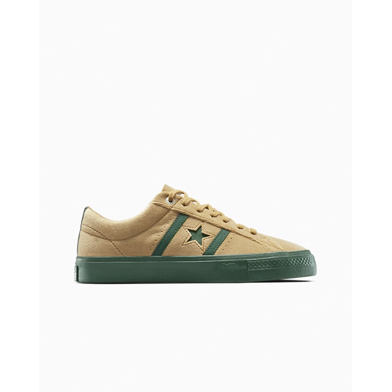 Converse One Star Academy Pro x UNDEFEATED A12132C 01