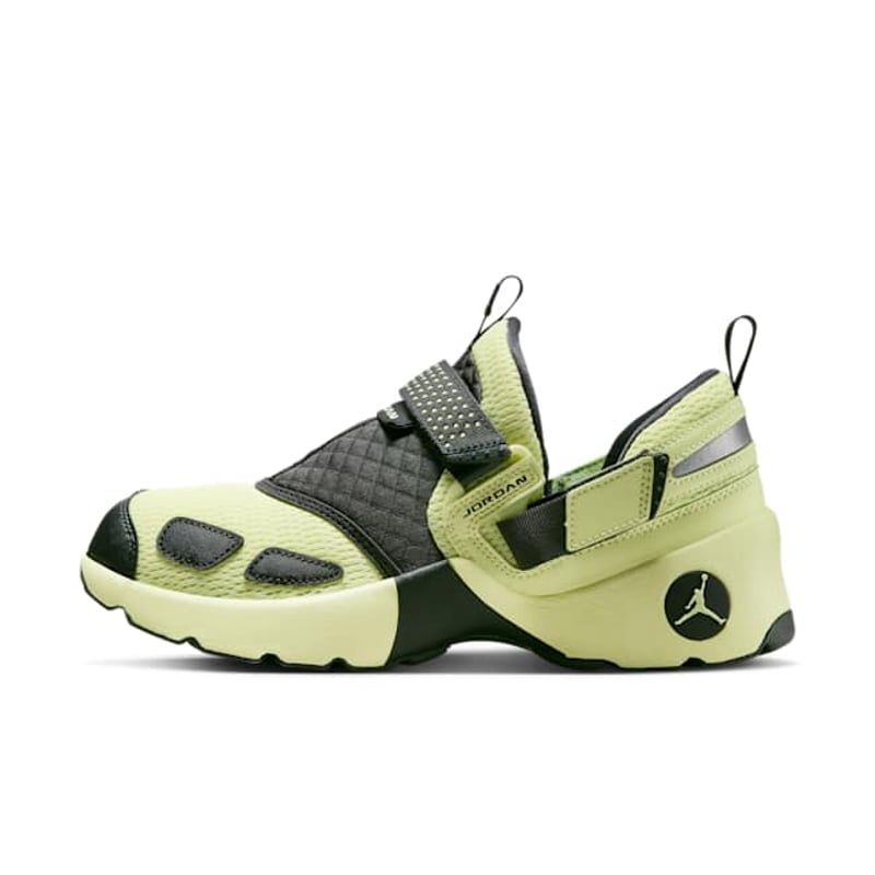 Jordan Trunner LX HQ2164-302 01