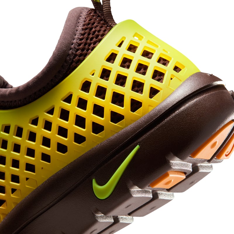 Nike Rejuven8 Run sneakers "Dark Field Brown & Bright Cactus" | Kvinnor | Sportstyle | 08 | SPORTSHOWROOM