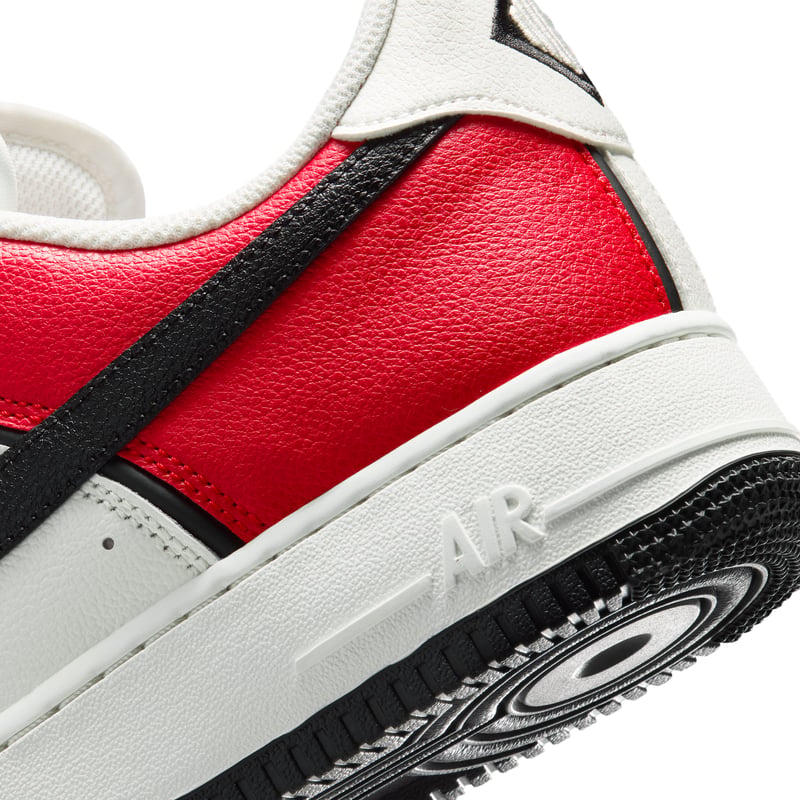 Tenisky Nike Air Force 1 '07 LV8 "University Red & Sail" | Muži | Sportstyle | 07 | SPORTSHOWROOM
