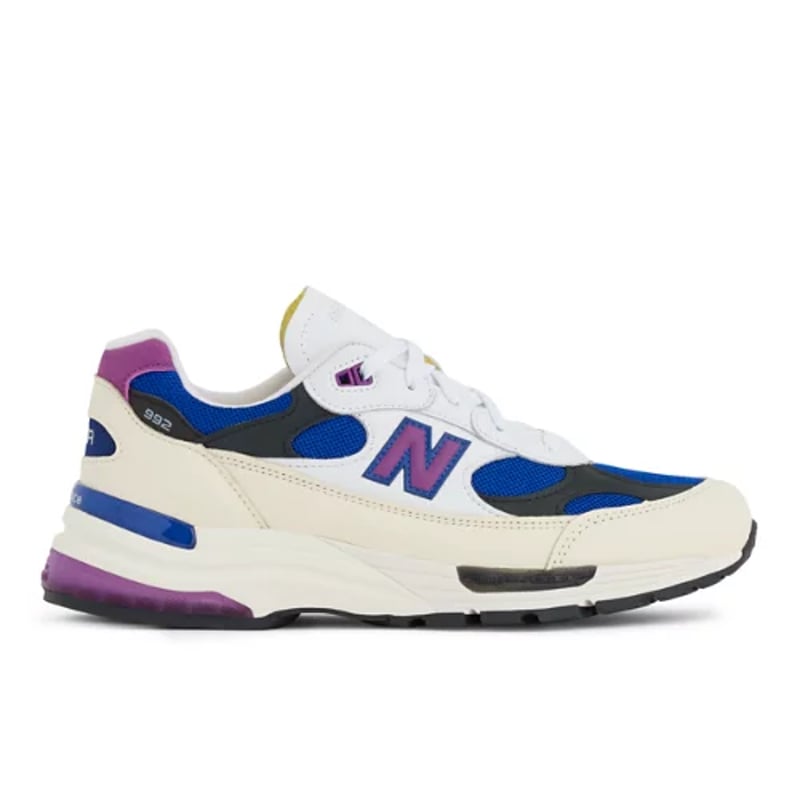 New Balance 992 Made in USA sneakerit "White & Team Royal" | Miehet & Naiset | Sportstyle | 02 | SPORTSHOWROOM