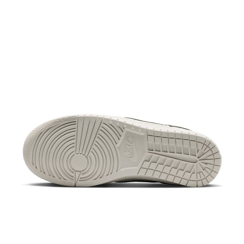 Jordan Skyline Low IQ6586-101 02