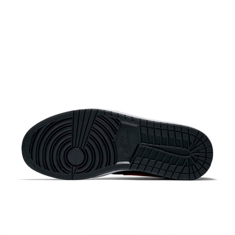 Jordan 1 Mid 554724-054 02
