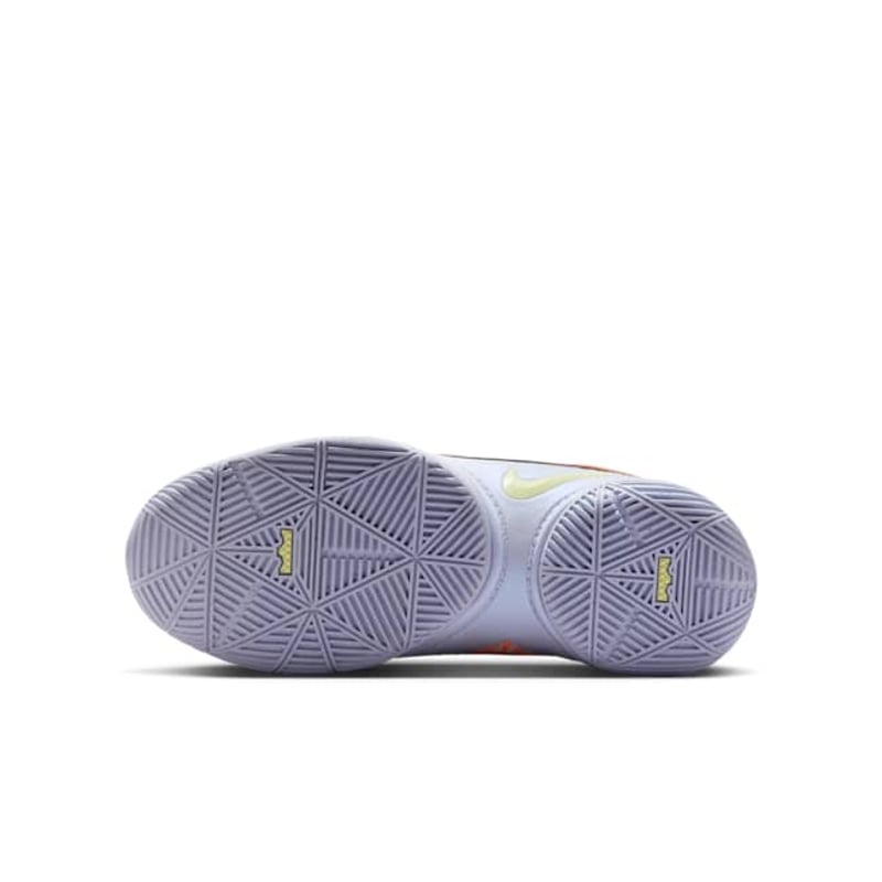 Nike Lebron 22 HQ8570-800 02
