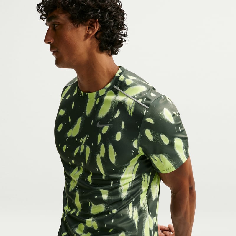Camiseta Nike Miler Dri-FIT UV "Camo Green" | Hombre | Correr | 01 | SPORTSHOWROOM
