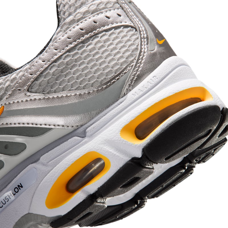 Nike Air Max Moto 2K IO9279-007 08