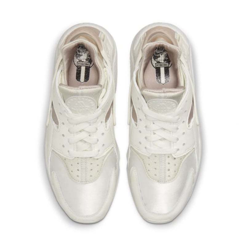 Nike Air Huarache DH4439-104 04