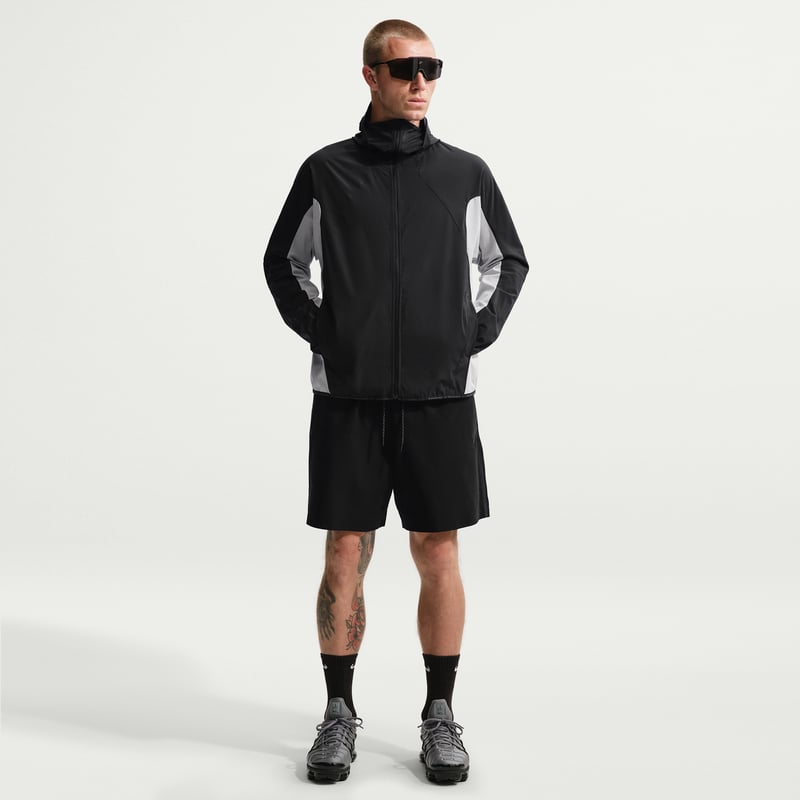 Kurtka Nike Tech Helios Dri-FIT Shell "Black & Grey Fog" | Mezczyzni | Sportstyle | 03 | SPORTSHOWROOM