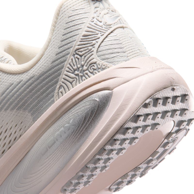 Bežecká obuv Nike Vomero 18 SE "Phantom & Grey Fog" | Ženy | Beh | 07 | SPORTSHOWROOM