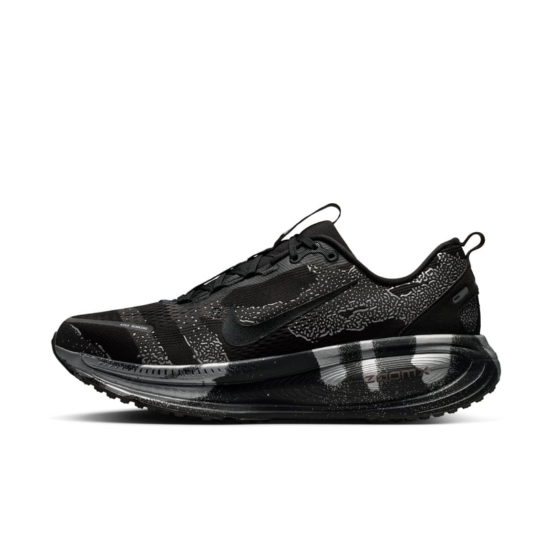 Nike Vomero 18 IQ3925-001 01