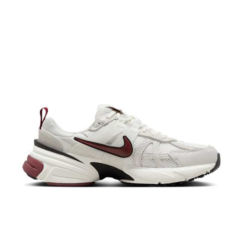 Nike V2K Run SE HQ3500-100 03