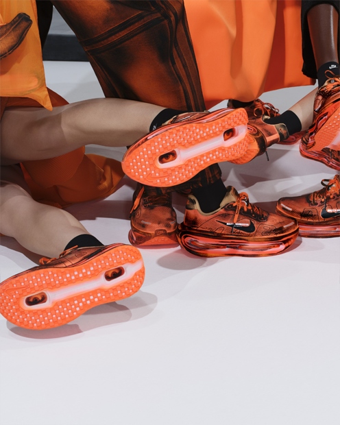 Buty do biegania Nike Vomero Premium x Melitta Baumeister "Total Orange & Orange Chalk" | Kobiety | Bieganie | 01 | SPORTSHOWROOM