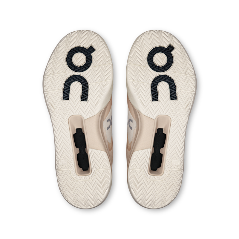 On THE ROGER Advantage Pro 3WF10183123 03