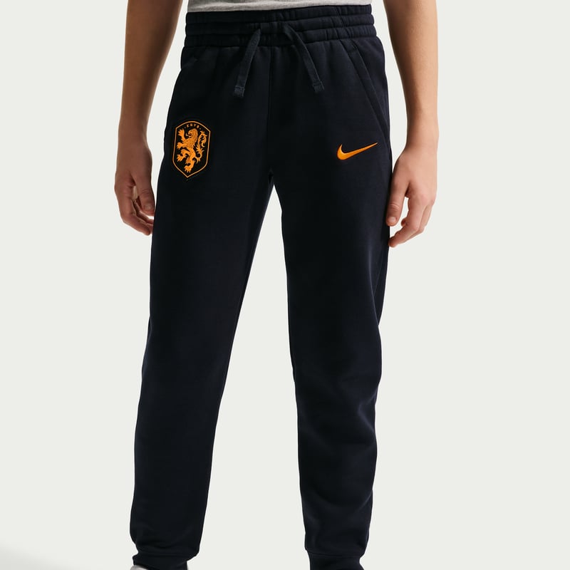 Nike Netherlands Club Fleece IB7973-010 02