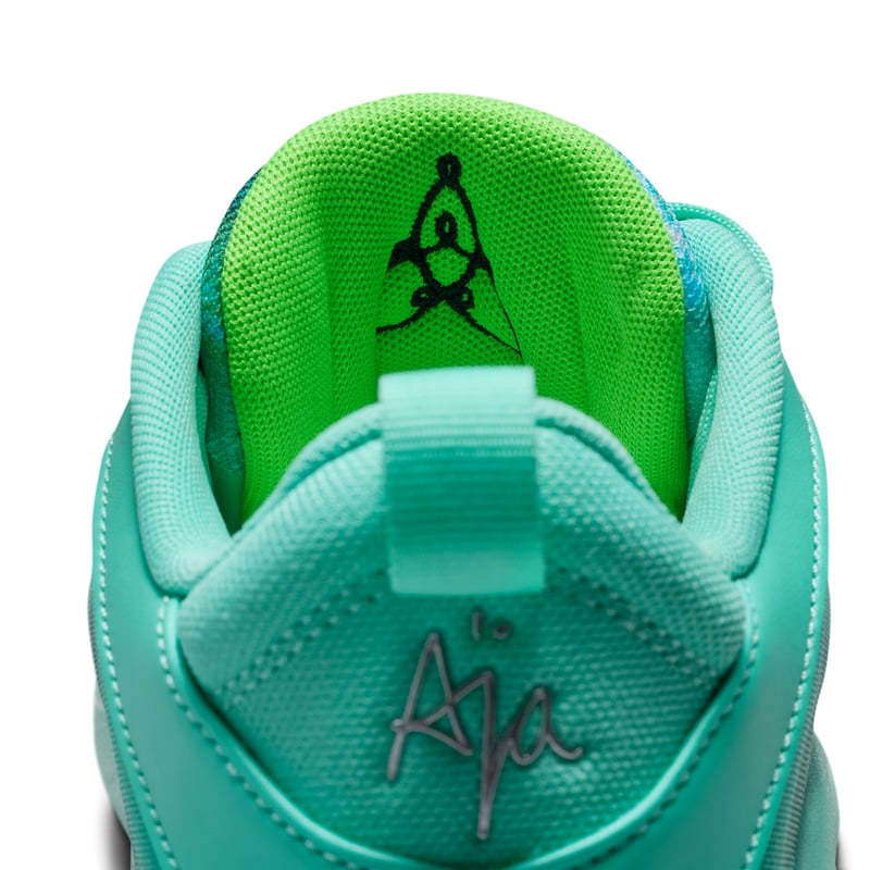 Nike A'One HV2267-300 09