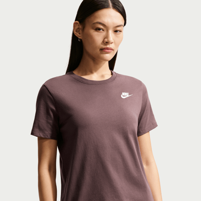 Nike Club Essentials DX7902-502 01