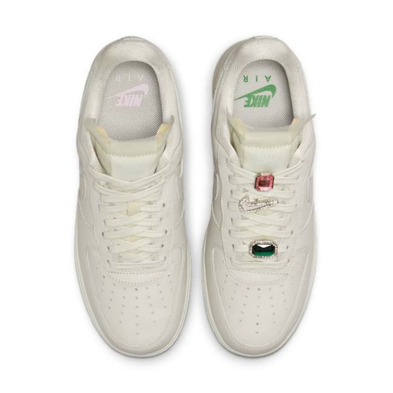 Nike Air Force 1 Low Premium DN5463-001 04
