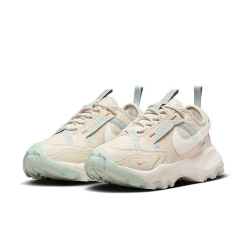 Nike TC 7900 DD9682-102 05
