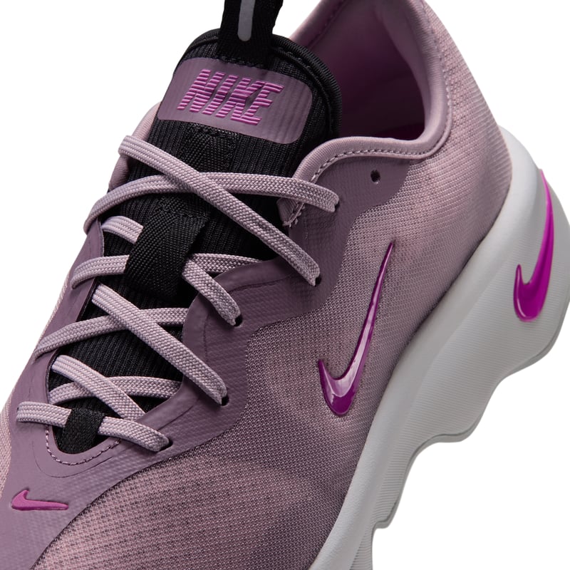 Nike Motiva 2 sko "Plum Fog & Violet Dust" | Dame | Gåtur | 07 | SPORTSHOWROOM