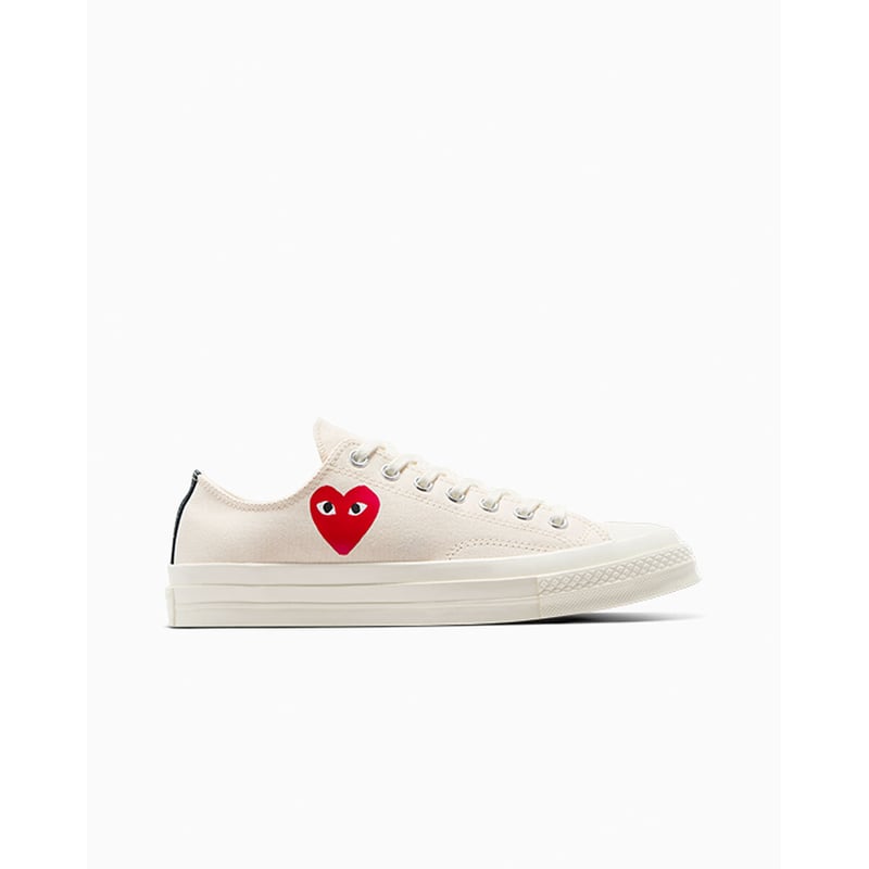 Converse Chuck 70 Low x Comme des Garçons PLAY ‘Single Heart’ A08805C 01