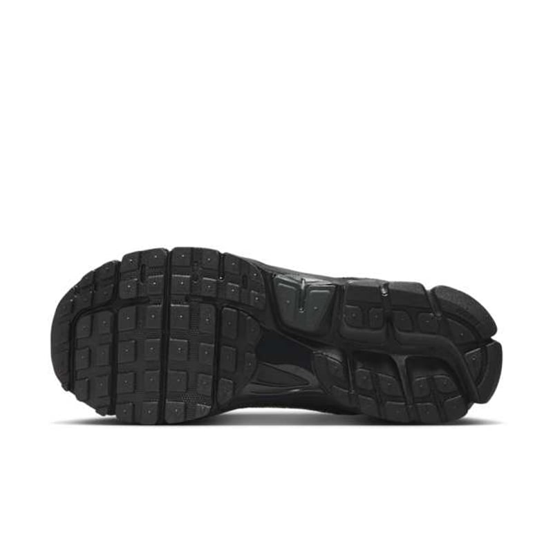 Nike Zoom Vomero 5 IB4397-001 02
