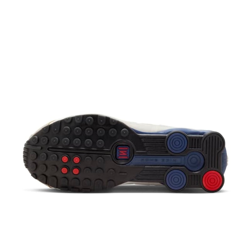 Nike Shox R4 HQ3531-099 02