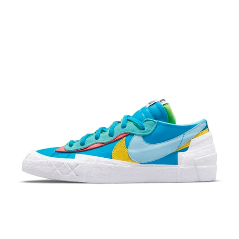 Nike Blazer Low x KAWS x sacai DM7901-400 01