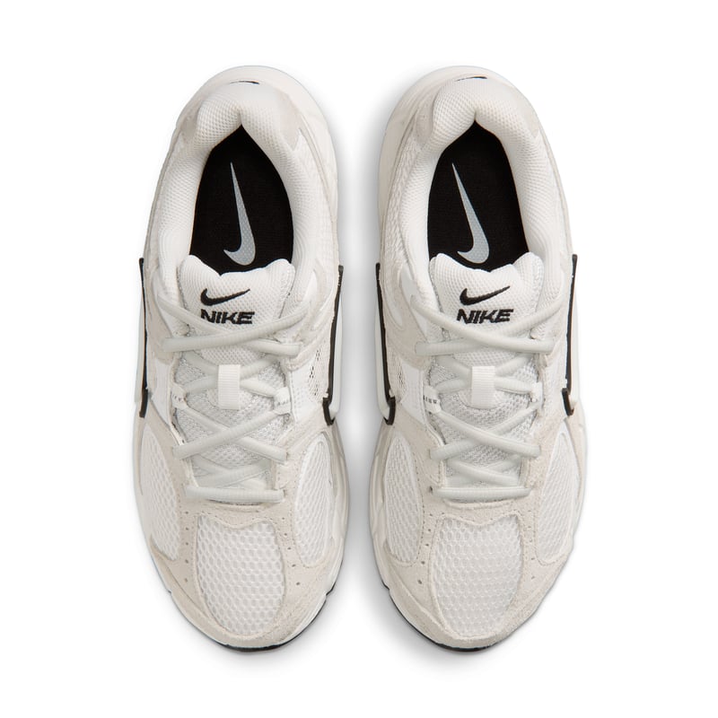 Sneakersy Nike V5 RNR Suede "Summit White & Photon Dust" | Kobiety | Sportstyle | 04 | SPORTSHOWROOM