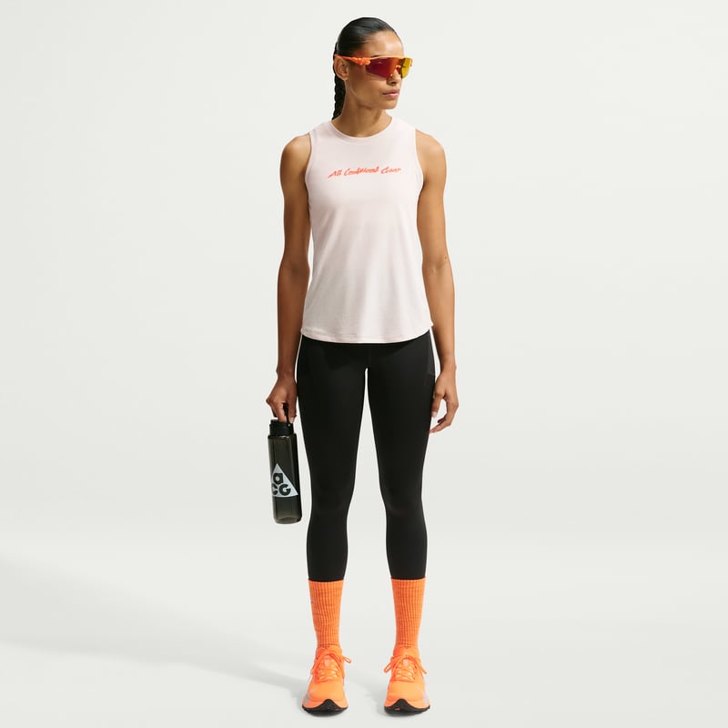 Camisola sem mangas Nike ACG "Solar Chase" Dri-FIT "Light Orewood Brown" | Mulher | Exterior | 04 | SPORTSHOWROOM