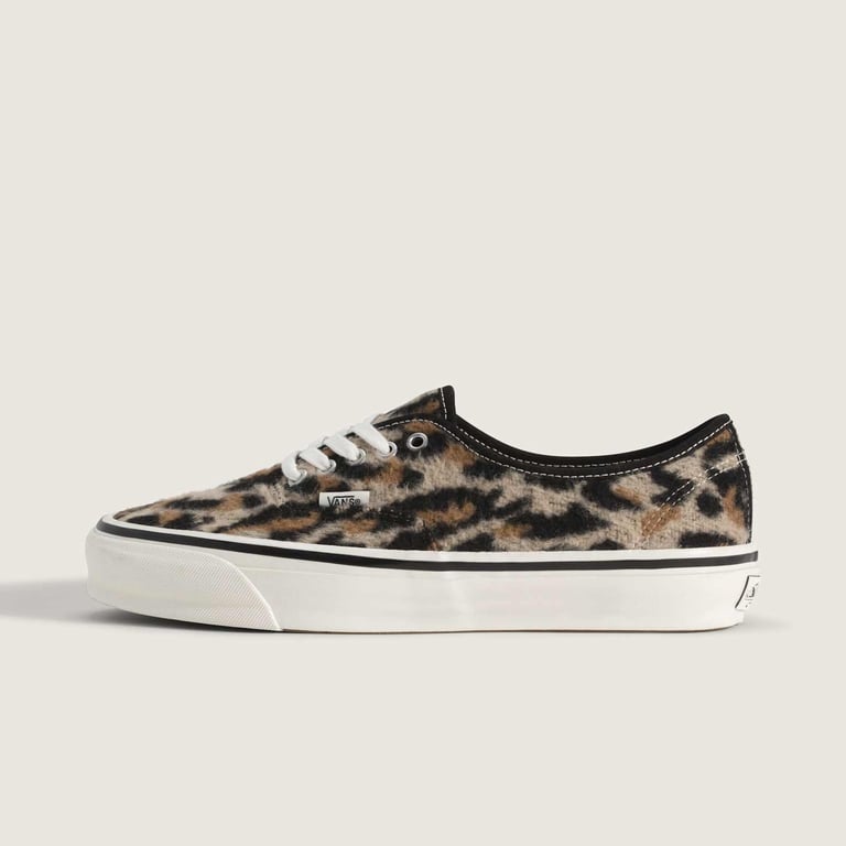Vans Premium Authentic VN000EBNYS8 01