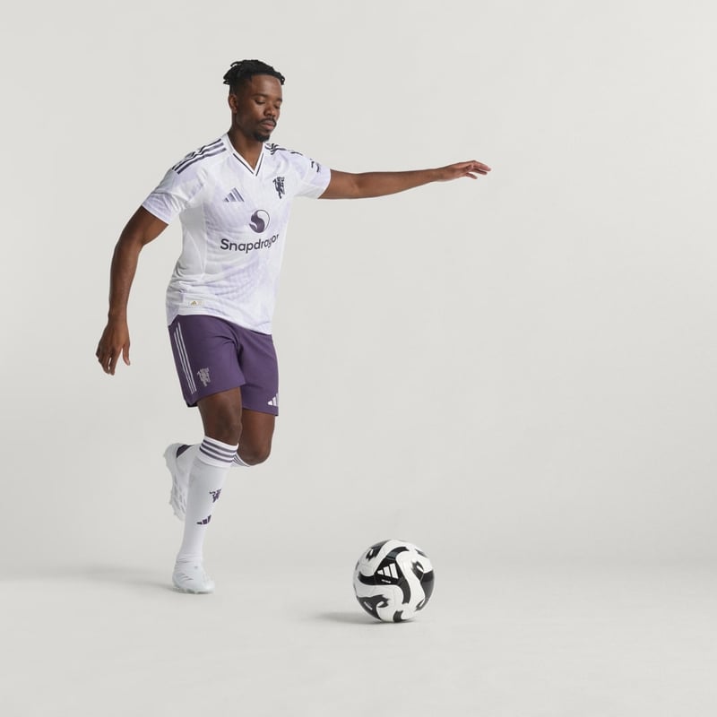 adidas Manchester United 2025/26 Away Authentic JI7424 04