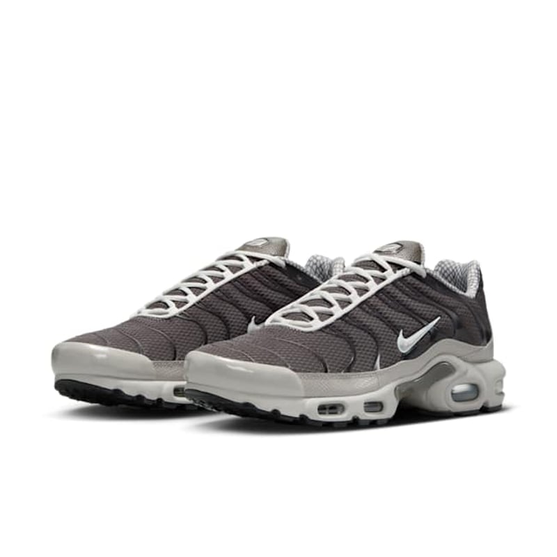 Nike Air Max Plus IB7679-200 05